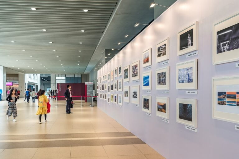 Exhibition hall lighting