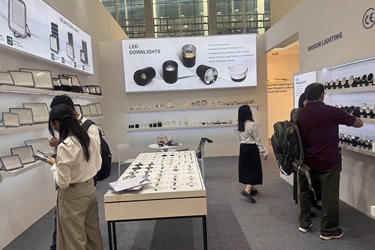 OKELI Lighting Makes Strong Impression at 31st Guangzhou International Lighting Exhibition